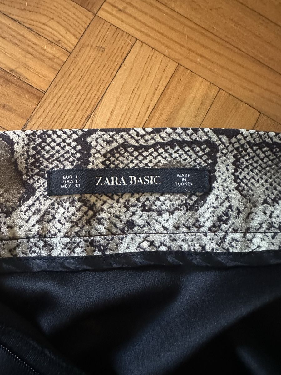 Zara Gonne: Zara Basic Rock Gr. L Schlangenmuster schwarz beige – Usato da Winterthur venduto da whatdreamz 3