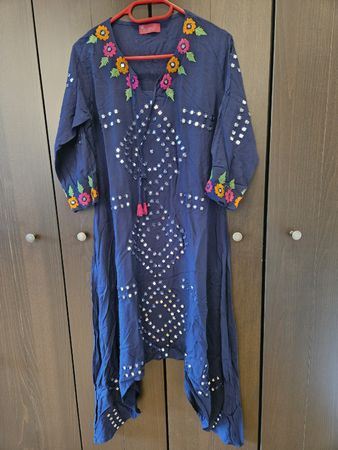 Tunic top size L. From India ! Included - matching stole