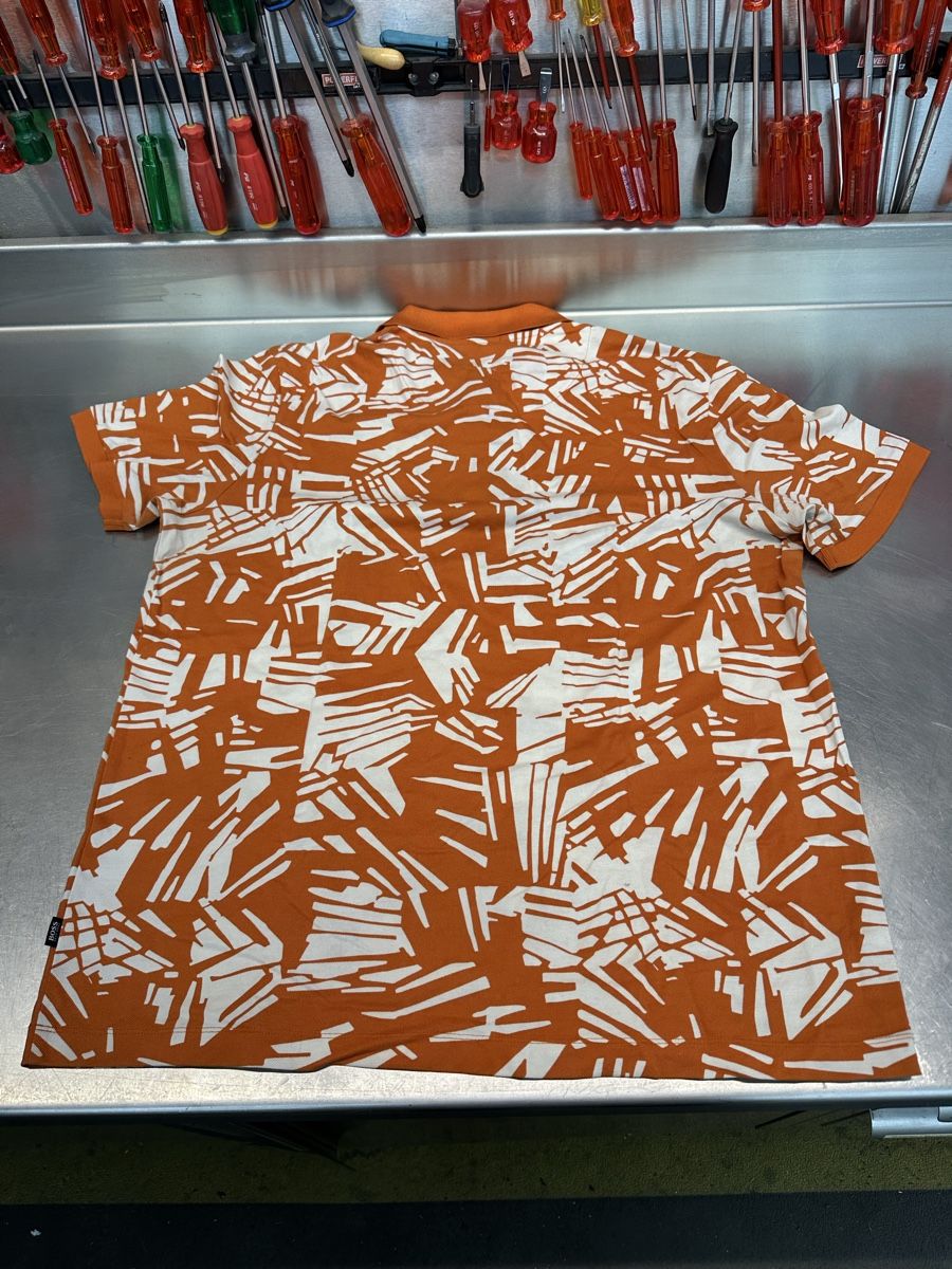 Hugo Boss T-shirts: Hugo Boss orange gemustert – D'occasion à Schwende par weesli 4
