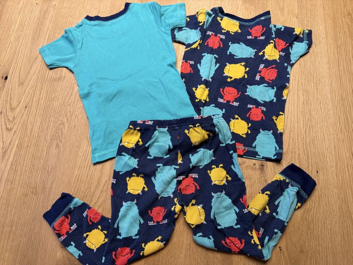 Carter's Pigiama & Simili: Pyjama Set Monsters von Carters Grösse 2T – Usato da Goldswil venduto da Fisel 1