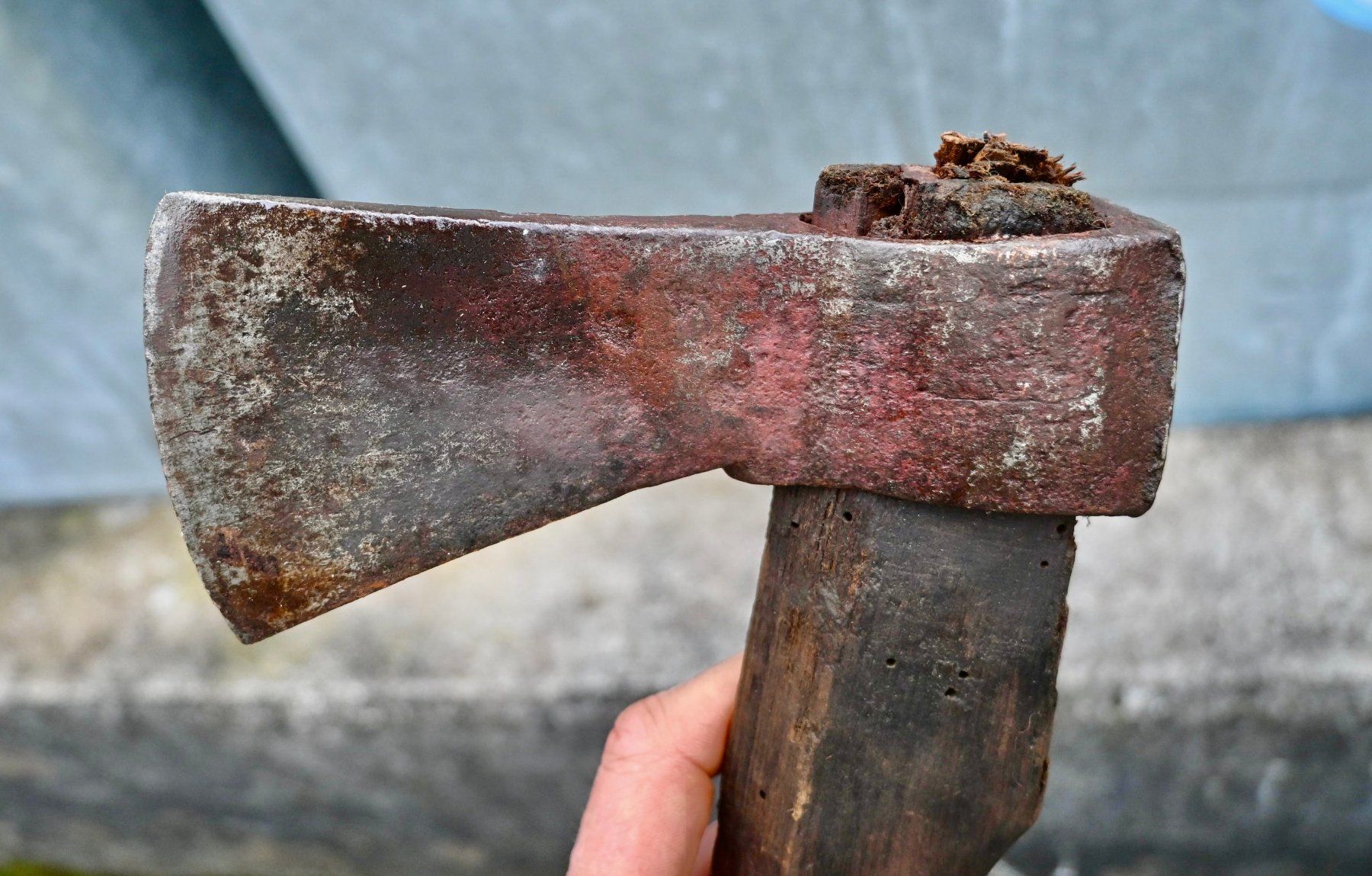 Tutti gli attrezzi: antikes HANDBEIL geschmiedet Länge 39cm – Usato da Pfaffhausen venduto da mono_rec