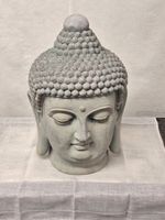 Buddha-Kopf Skulptur grau in Antik-Optik