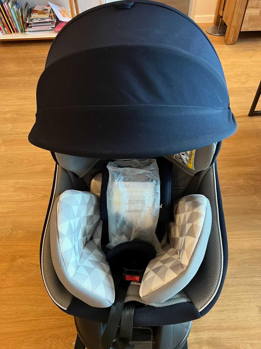 Seggiolini per auto: Siège auto bébé Combi / Babyschale Autositz Combi – Usato da Winterthur venduto da ala_m9hf 3