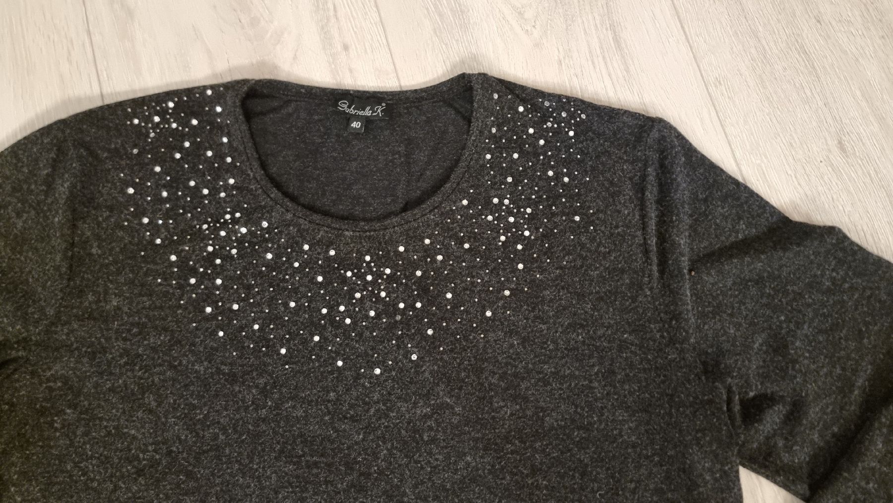 Maglioni & Felpe: Graues Glitzer Langarmshirt mit Strass, Gr. 40 – Usato da Wigoltingen venduto da Zuckerfee84