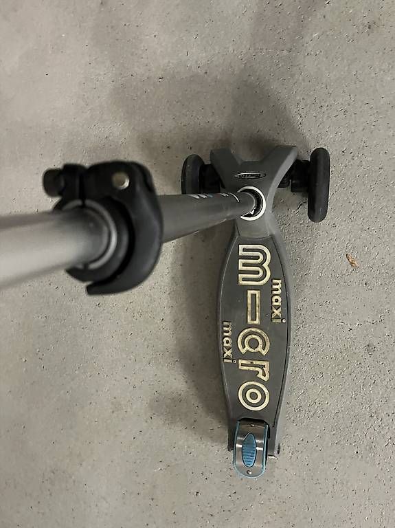 Véhicules pour enfants: Micro Maxi Deluxe Trottinett – D'occasion à Zürich par MariaSusanne 2