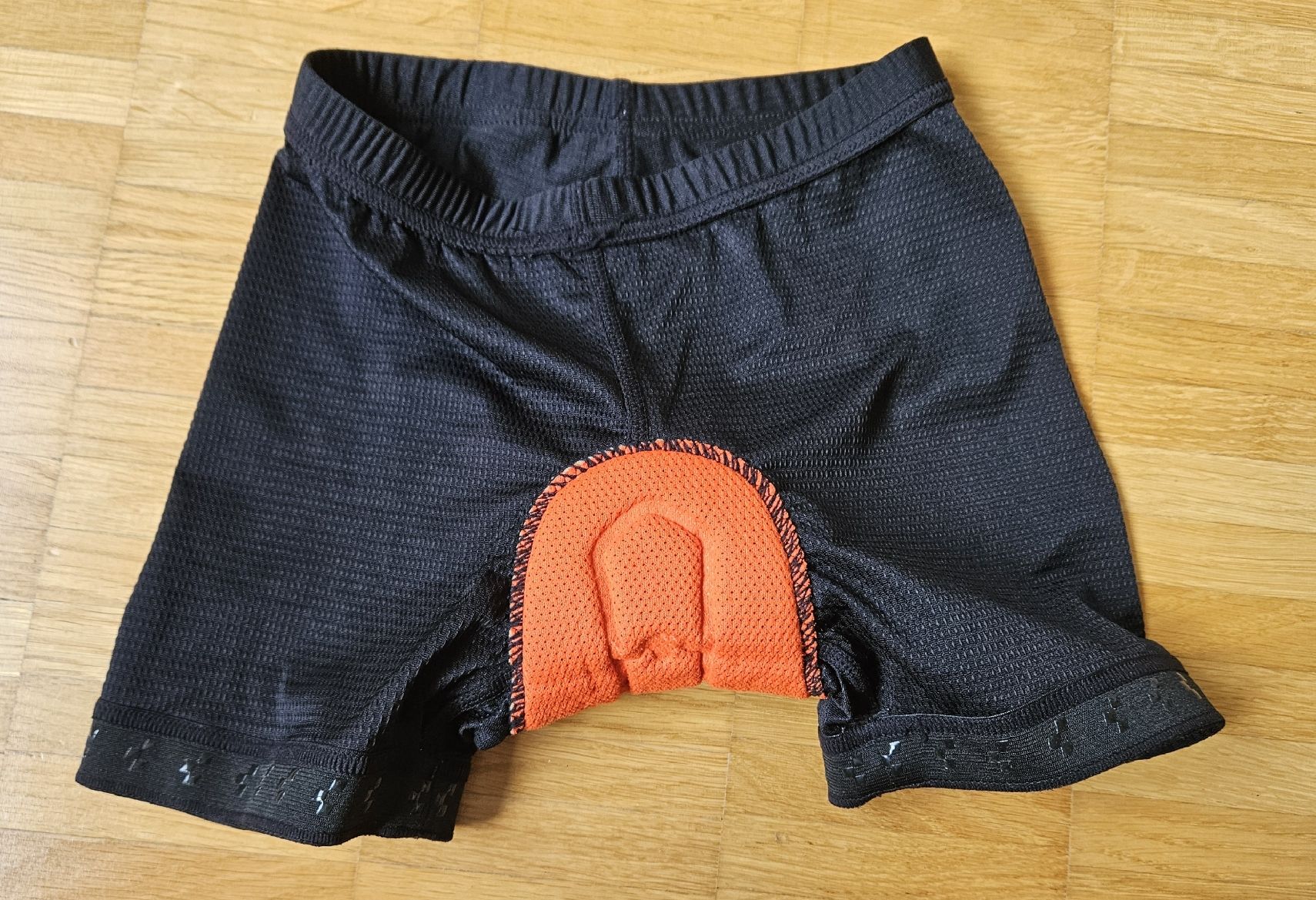 Hosen: Velohose Cube schwarz mit Sitzpolster gebraucht – Gebraucht aus Uster von Roli_T1