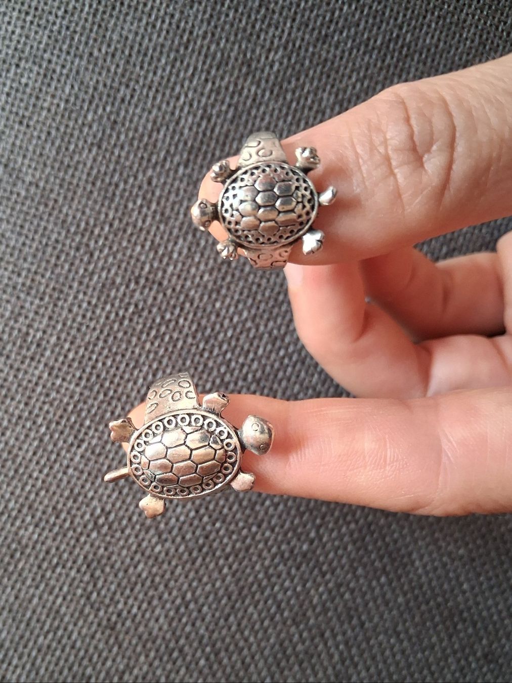 Sonstiger Schmuck: 2 Ringe Schildkröten Design silberfarben NEU – Neu und originalverpackt aus Wald ZH von e8e 4