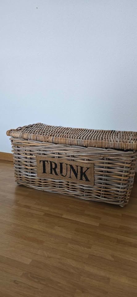 Cassapanche: Grosse Rattan Truhe  Versand Möglich – Nuovo (secondo la descrizione) da Weggis venduto da bdrm48 2