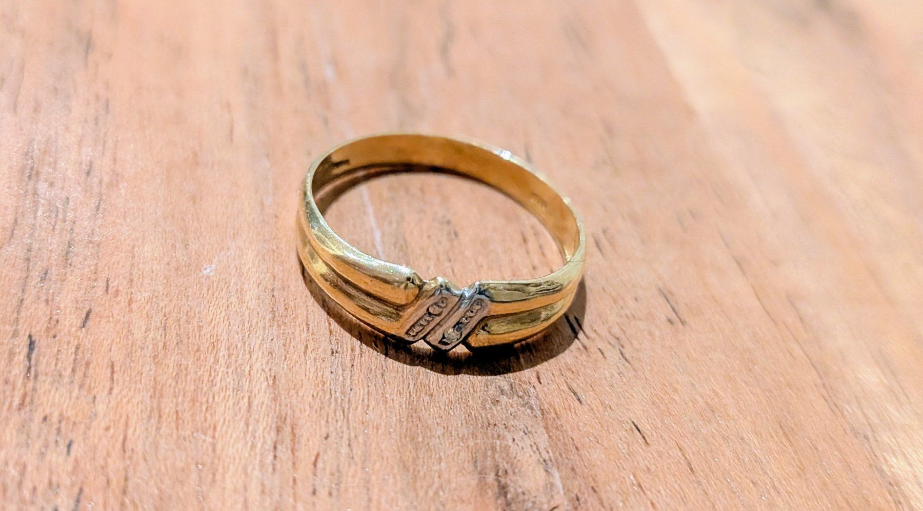 Anelli: Goldring 18K mit Diamanten 0.05 – Usato da St. Gallen venduto da geekola 1