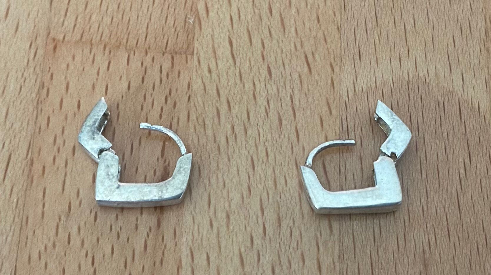 Orecchini pendenti & Orecchini a lobo: Schmuck - Ohrstecker Silber eckig klein – Usato da Winterthur venduto da Secondhand-Family 1