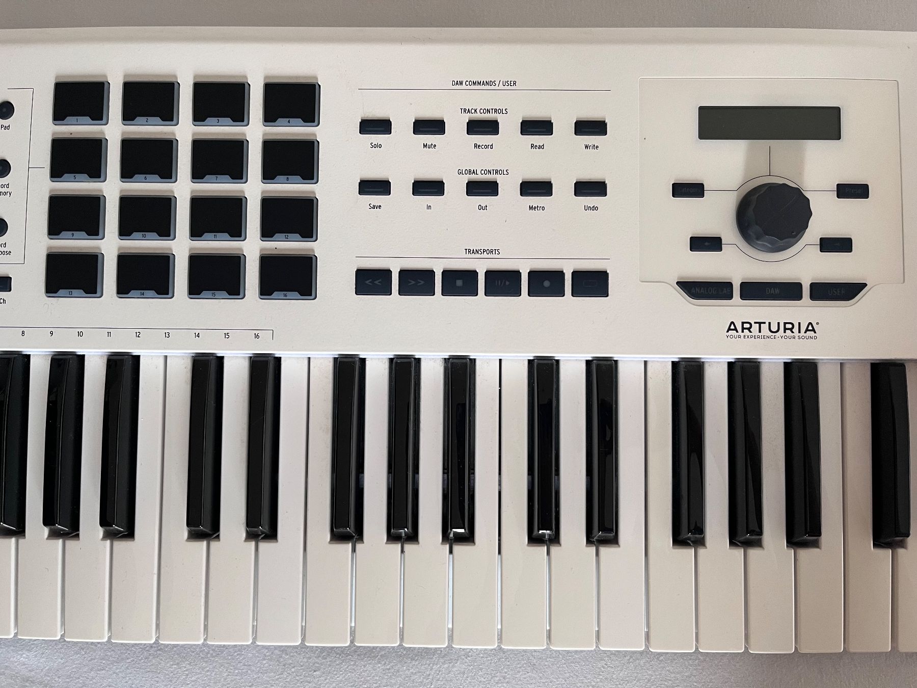 Arturia Strumenti musicali: Arturia KeyLab 61 MkII weiss Midi Controller Keyboard – Usato da Luzern venduto da Nektar6 1