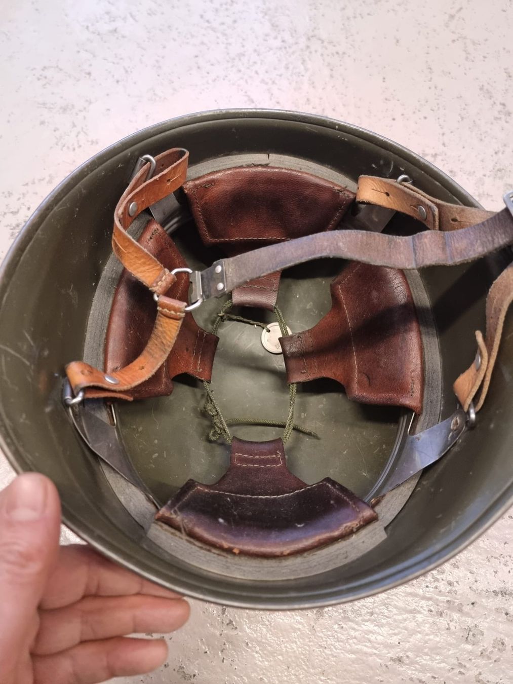 Uniformi & Effetti personali: Schweizer Armee Helm Stahlhelm Militär – Usato da Olten venduto da Mezopotamya 1