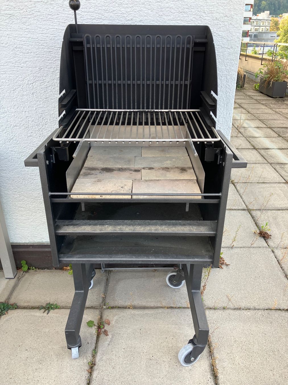 Grills: Holzkohle-Grill mit  Schamottsteinen – Gebraucht aus Winterthur von Seepferdchen63 1