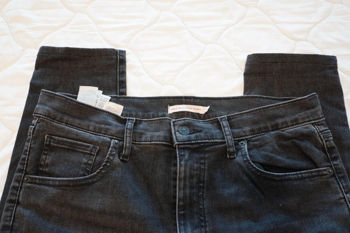 Levi's Jeans: Schwarze Levis Jeans, Grösse 32x29 – Gebraucht aus Lenzburg von selabella