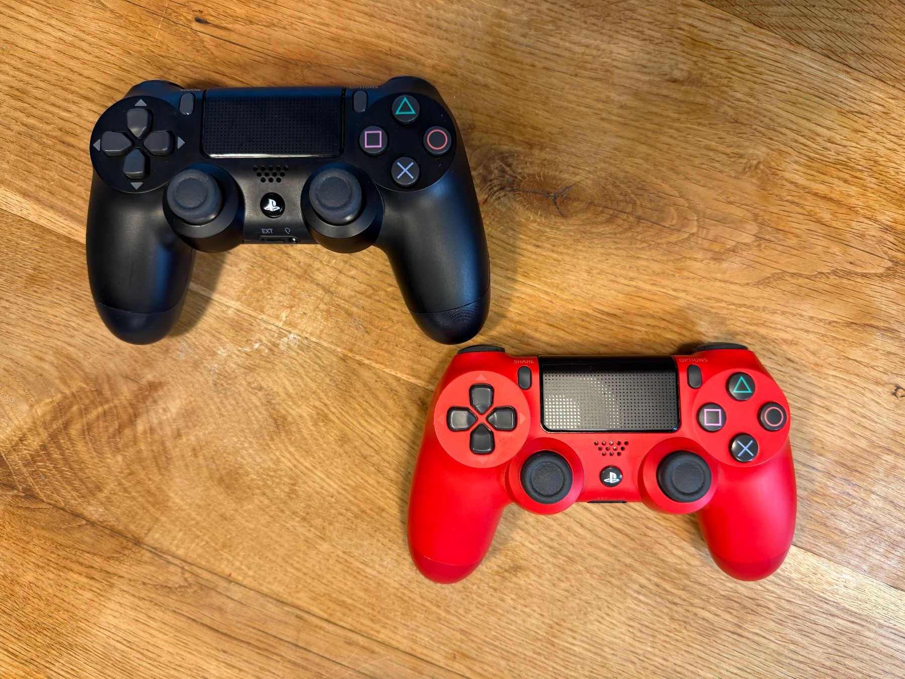 Sony Consoles: Playstation 4 Slim  + 2te Controller – D'occasion à Zetzwil par gent1974 5