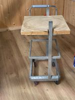 Rollwagen Werkstattwagen Metall mit Holzplatte gebraucht