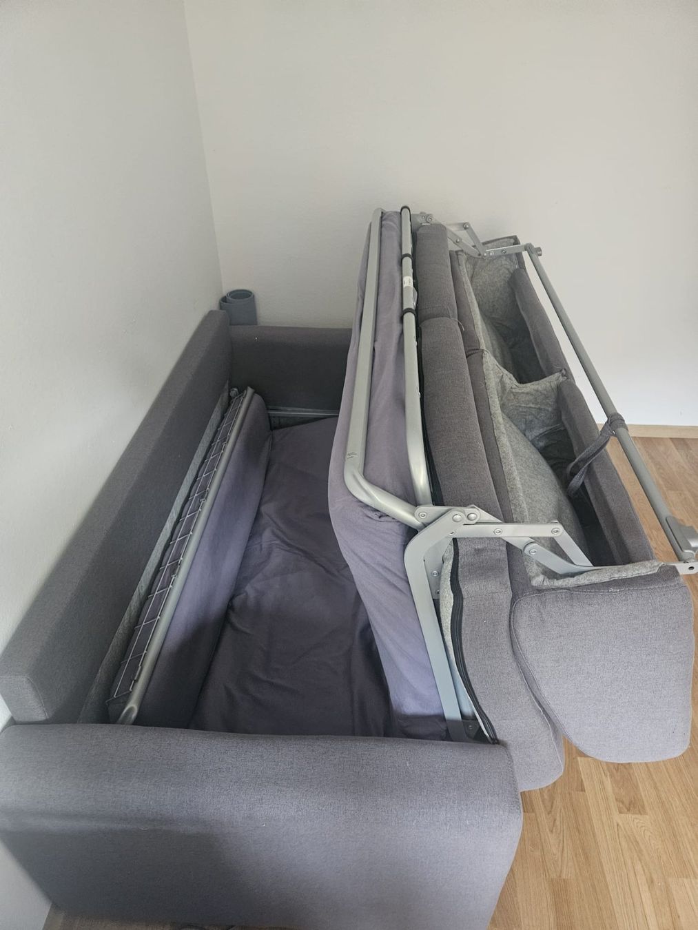 Divani: Bettsofa (Gebbraucht) grau Lattenrost – Usato da Bern venduto da Colibri0 5