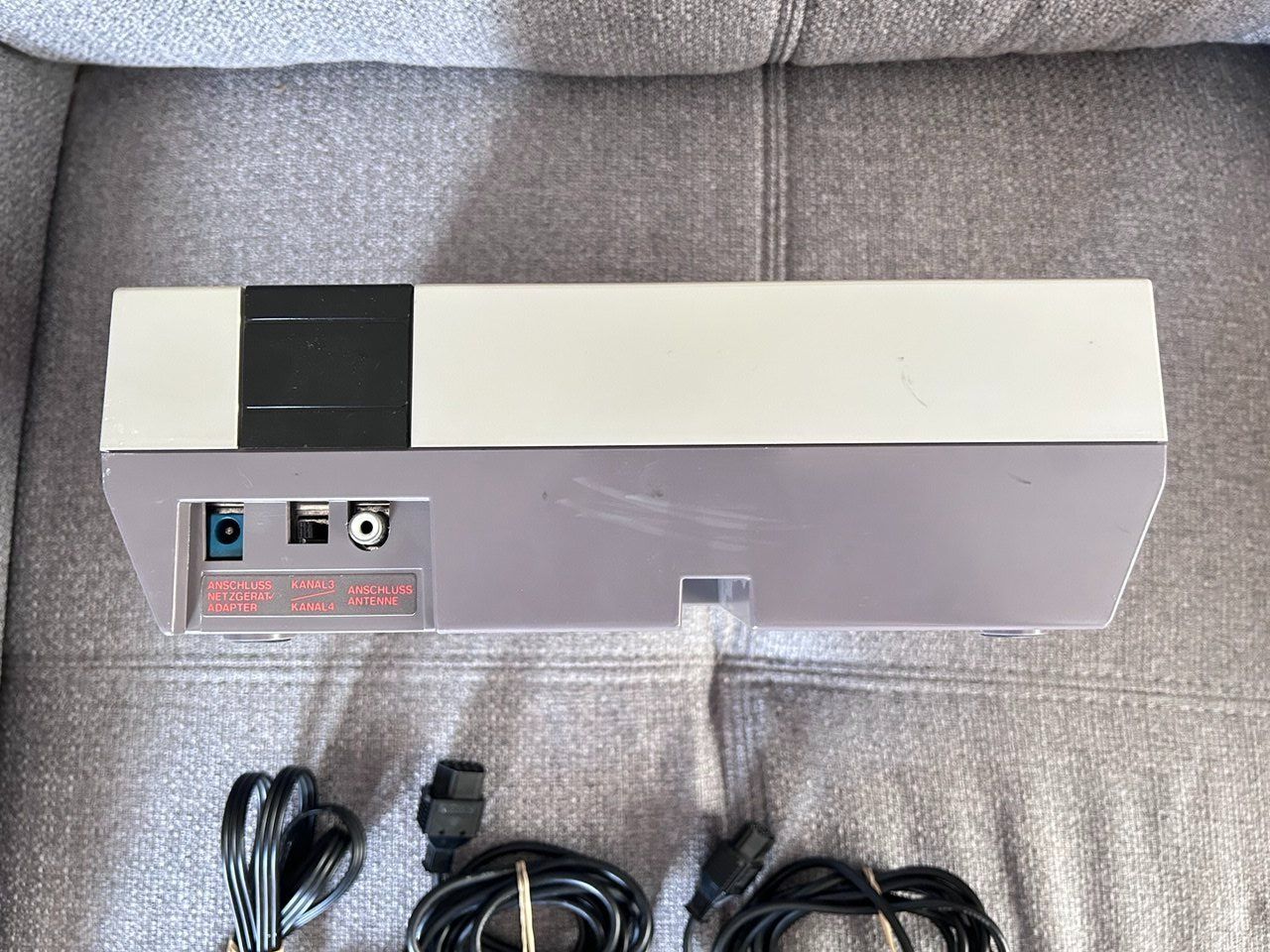 Nintendo Konsolen: Nintendo NES Console + 2 Controller + Cavo AV - Ottimo Stato – Gebraucht aus Giubiasco von LorisVale 2