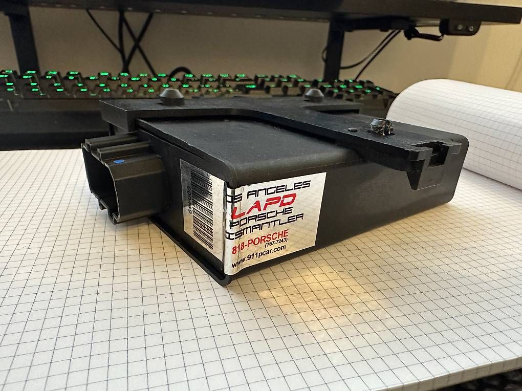 Tutti pezzi di ricambio auto: Porsche 911 C2 997 PASM Control Module 997.618.105.04 – Usato da Kriens venduto da El_Caballero 3