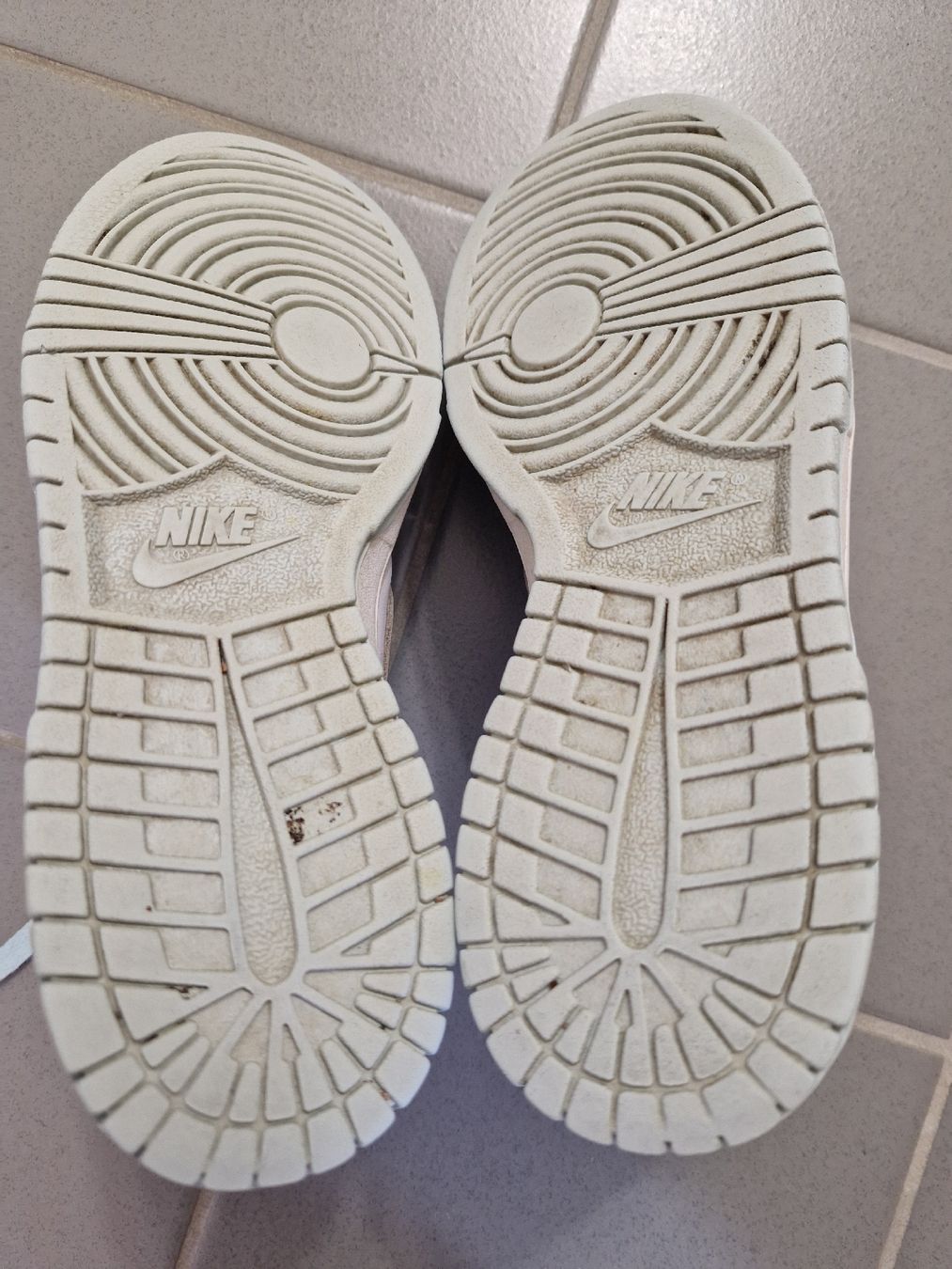 Nike Chaussures hommes: Nike Dunk Sneakers Grösse 36.5 – D'occasion à Winterthur par Pumba_8400 2
