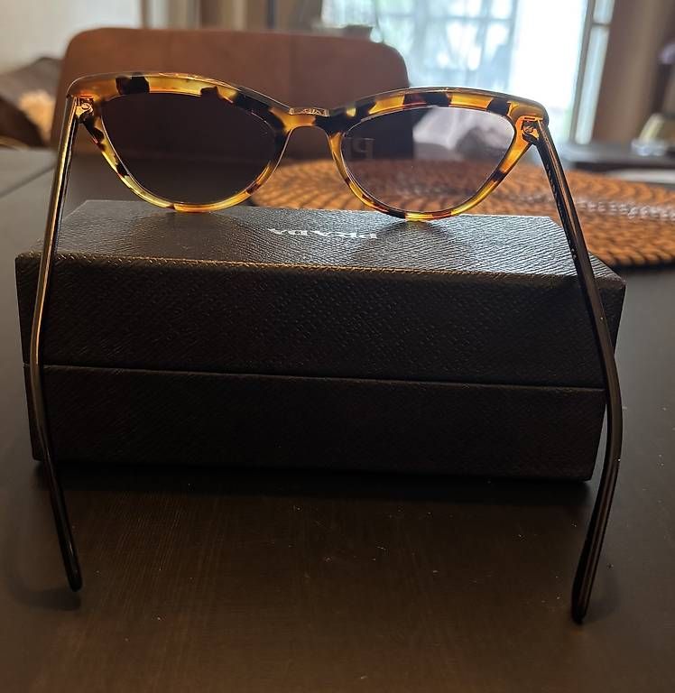 Occhiali & Lenti: Sonnenbrille Prada (Damen) – Usato da Aesch ZH venduto da nat_pnr7 1