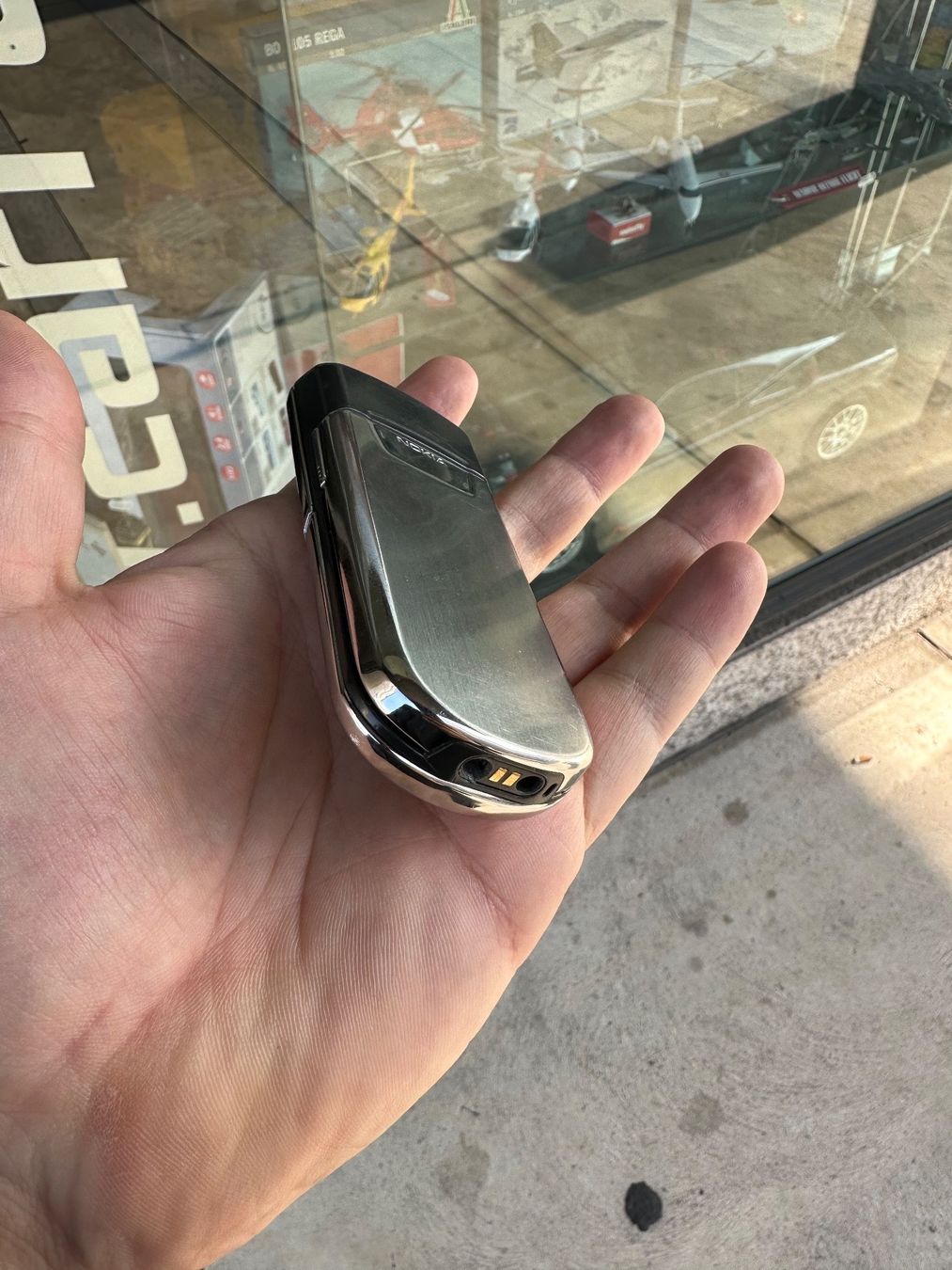 Nokia Telefoni cellulari / Smartphones: Genuine Nokia 8800 Silber vintage – Difettoso da Chiasso venduto da Carrara-Modellismo 4