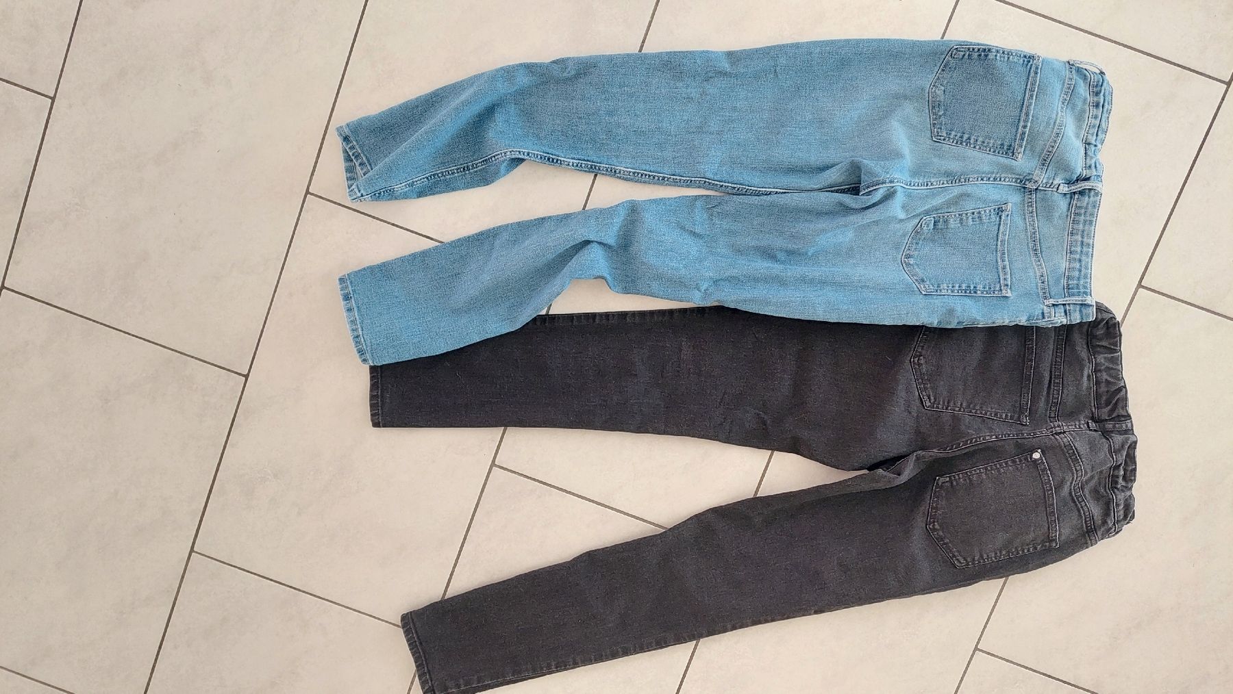 H&M Hosen: 2 Paar Jeans Grösse 158 und 164 – Gebraucht aus Bürglen UR von iigelti 1