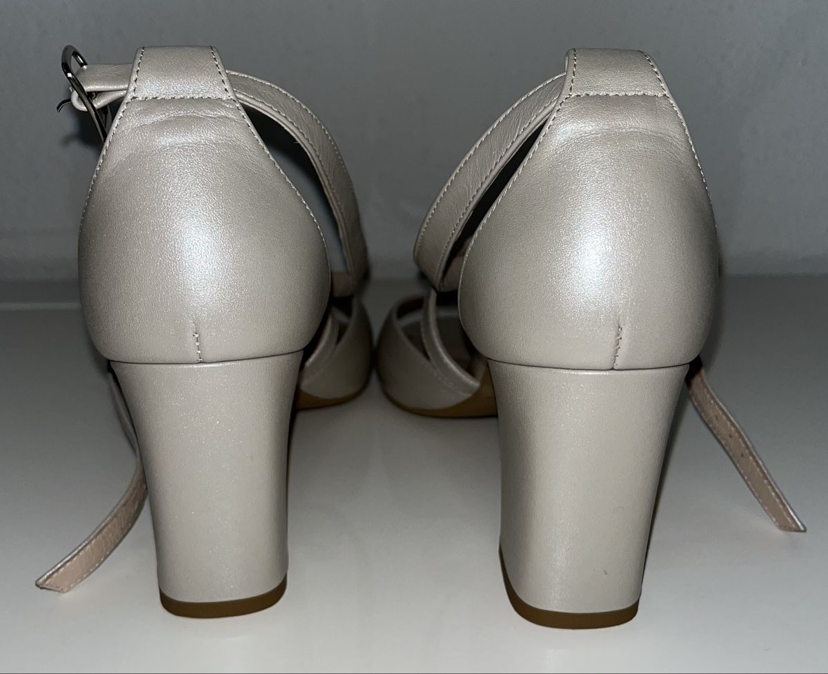 Scarpe da donna: Sandali eleganti Kotyl – Nuovo e nell'imballaggio originale da Cama venduto da lar_2rh9 3