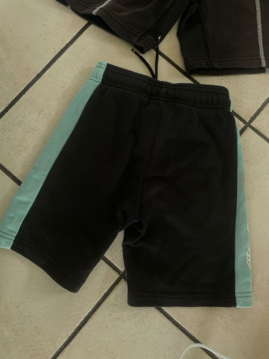 Adidas Pantaloni: Adidas Trainingsshorts, Gr.128 – Usato da Obergerlafingen venduto da cabo4 2