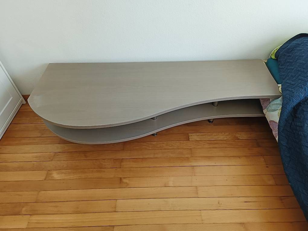 Mobili TV: TV-Möbel / Lowboard grau, geschwungen – Usato da Luzern venduto da fri_m2c7 1
