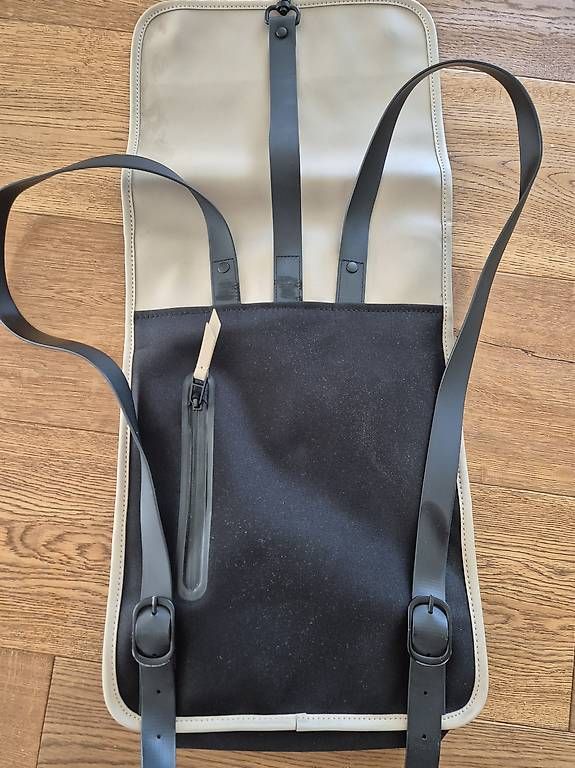 Zaini: RAIN Rucksack  beige/schwarz – Usato da Chur venduto da chrigebrunner 1