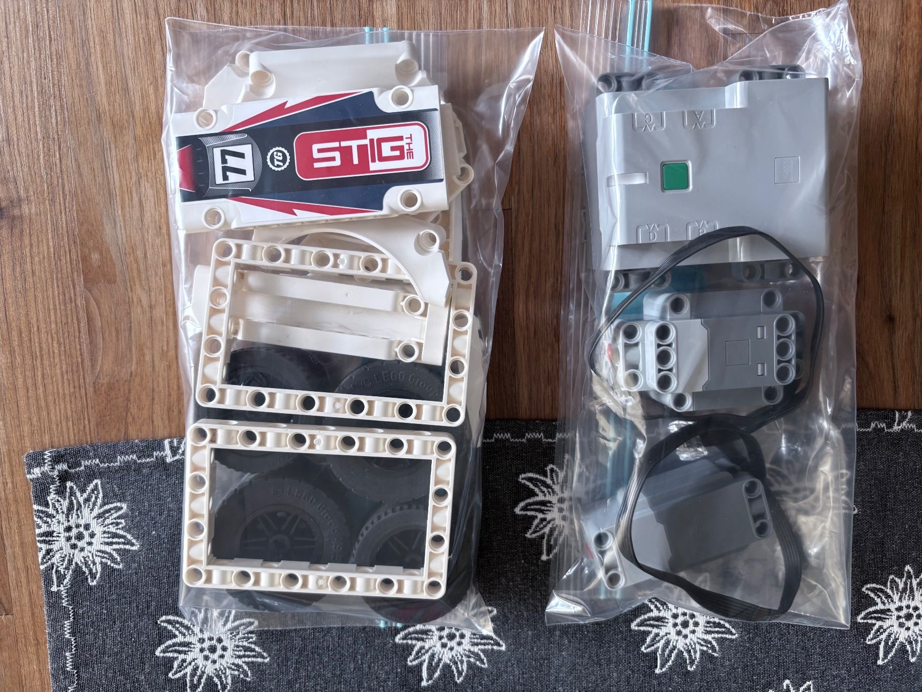 Technics Baukästen: Lego Technic 42109 – Gebraucht aus Wattwil von Bienen57 3