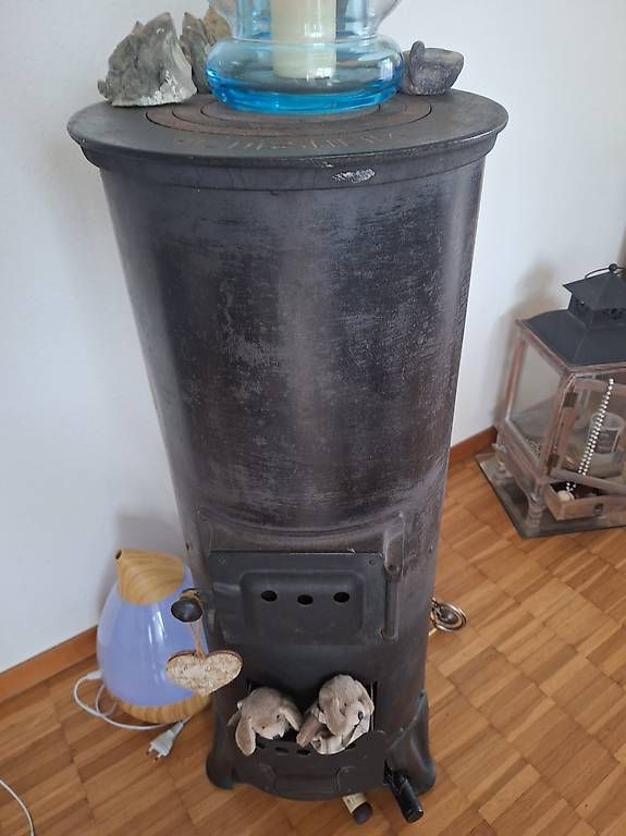 Altri mobili d'antiquariato: Alter Holzofen Hildesheim – Usato da Fahrweid venduto da steinbock51pit