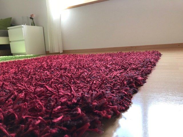 Teppiche: Roter Teppich in gutem Zustand – Gebraucht aus Buttisholz von _laaruu__ 2
