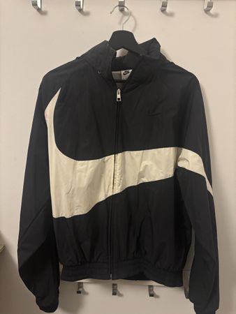 Nike Windbreaker schwarz 