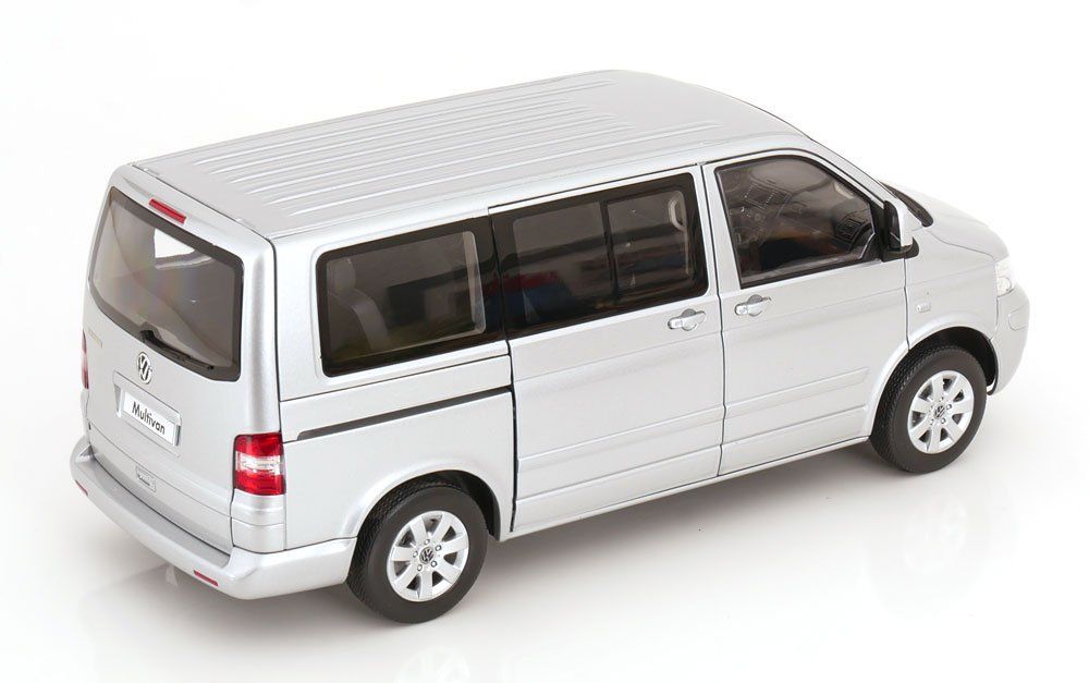 Volkswagen Modellini d'auto: VW T5 Multivan Bus Phase I 2003-2009 silber met.     1:18 – Nuovo e nell'imballaggio originale da Gerlafingen venduto da espero88 1