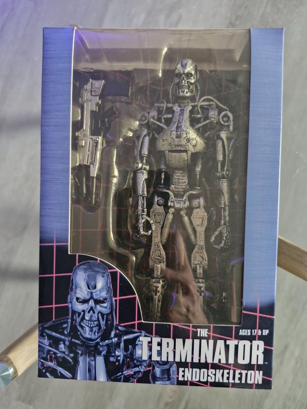 Statuette: NECA -Terminator T- 800 - Figur - NEU OVP - 18cm – Nuovo e nell'imballaggio originale da Aadorf venduto da MediaGuru