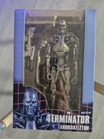 NECA -Terminator T- 800 - Figur - NEU OVP - 18cm