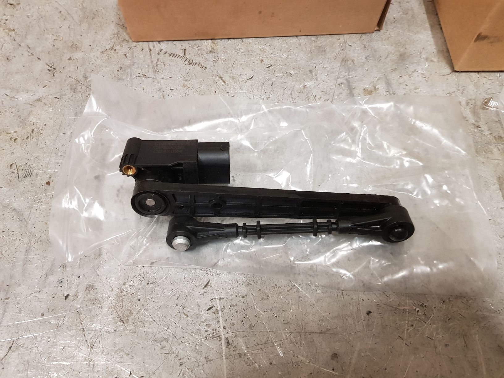 Land Rover Tutti pezzi di ricambio auto: Range Rover Sensor CPS0038 TecAlliance - Originalverpackt! – Nuovo (secondo la descrizione) da Brunnadern venduto da p..... 1