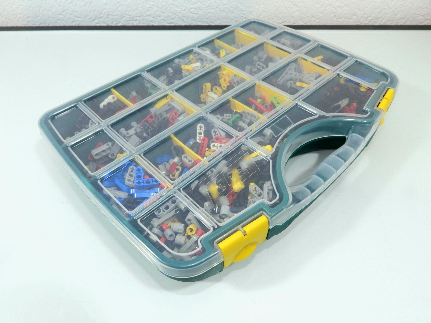 Lego Kit di costruzioni: LEGO TECHNIC SORTIERBOX MIT CA.1300 TEILEN, 1,5 KG – Usato da Turbenthal venduto da Ddanuh 1