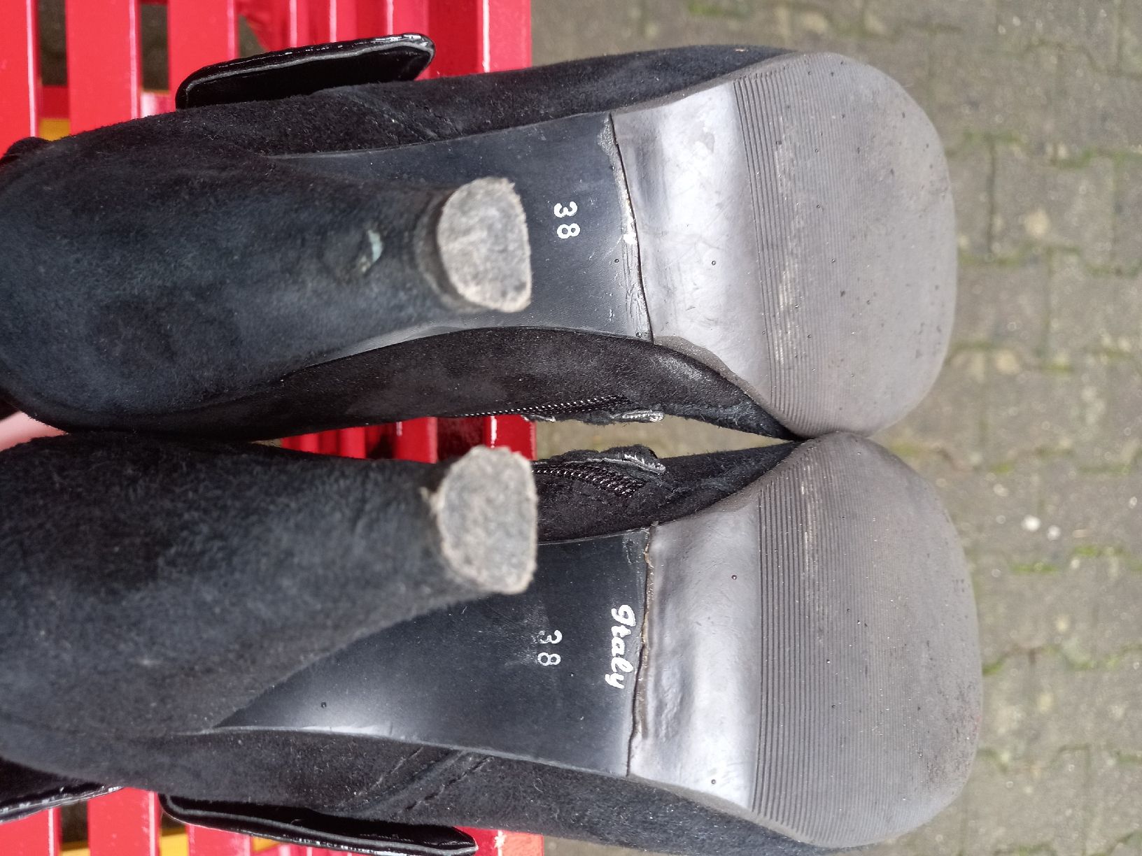 Scarpe da donna: Schwarze hoheStiefel Wildlederoptik, – Usato da Seon venduto da Zack_16 7