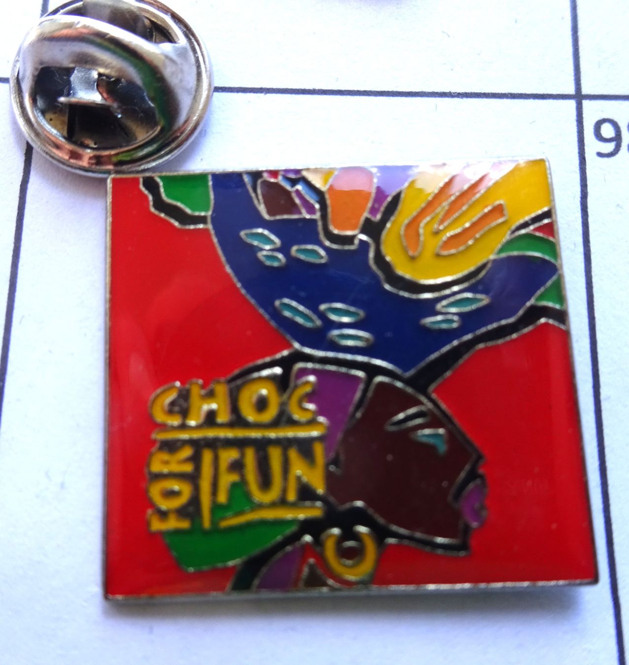 Placchette & Badge: Pin CHOC FOR  FUN – Usato da Utzenstorf venduto da BUtter81