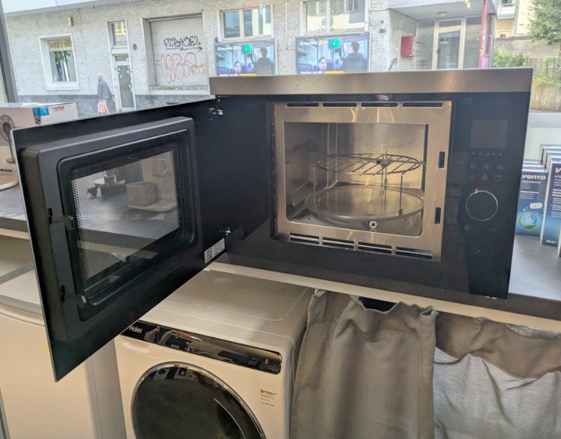 AEG Elettrodomestici da cucina: AEG Mikrowelle Neu MW17BEMGM – Nuovo (secondo la descrizione) da Hintermoos venduto da Sasch4 3
