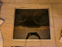 Four et cuisinière en vitrocéramique Electrolux du 2022