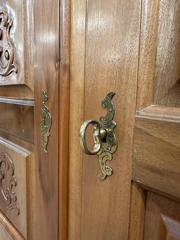 Cassettiere: Vintage Barock Nussbaum Sideboard von Fässler – Usato da Obernau venduto da Arche_Noah_Brocki 9