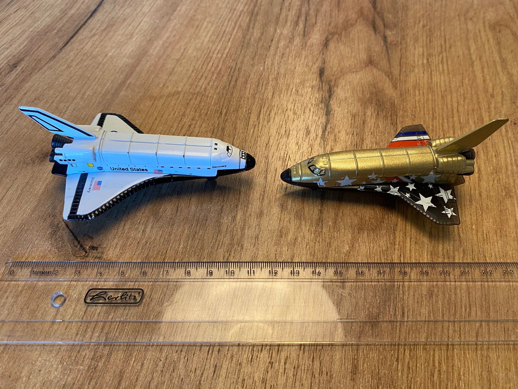 Jouets: 2 Spaceshuttles – D'occasion à Bauma par Lieverd01 3