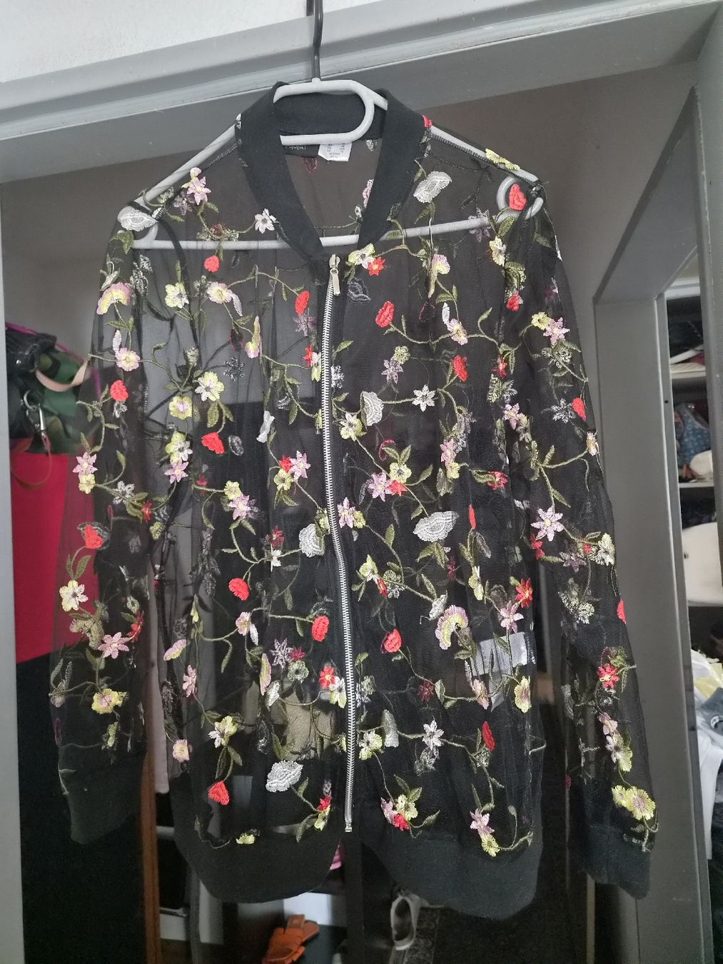 Jacken: Paola schöne bestickte Jacke Gr. 46 – Gebraucht aus Frenkendorf von Moon111