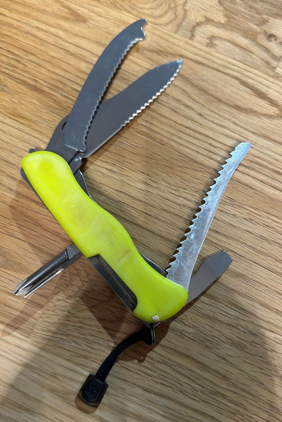 Victorinox Taschenmesser: VICTORINOX SACKMESSER RESCUE TOOL – Gebraucht aus Zürich von Frei-Occasionen 4
