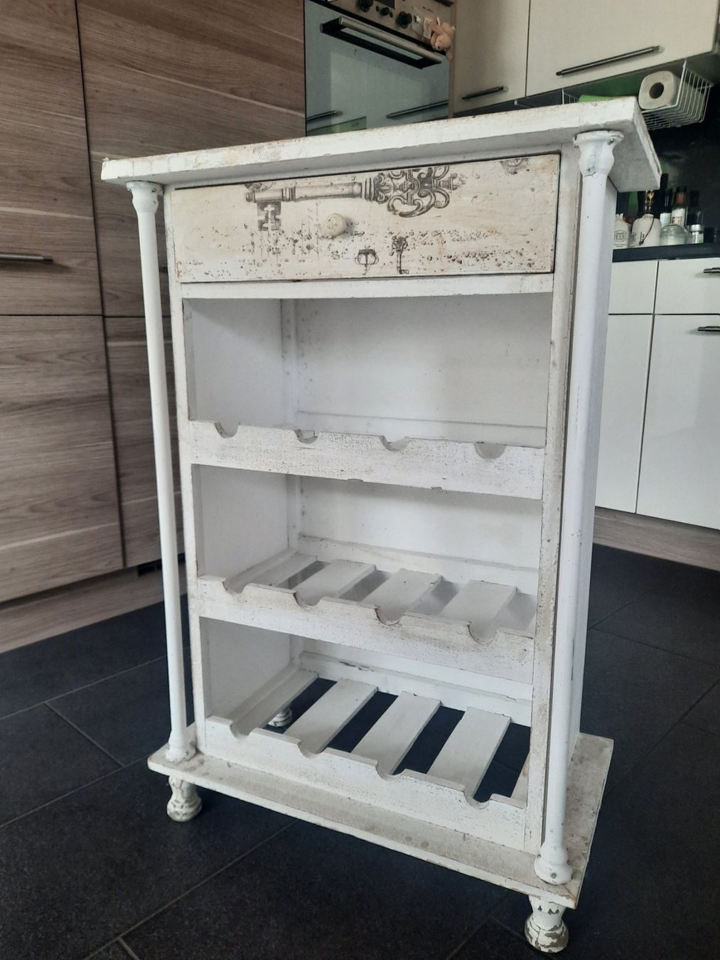 Scaffali: Shabby Chic Weinregal/Kommode – Usato da Buchs SG venduto da miska01