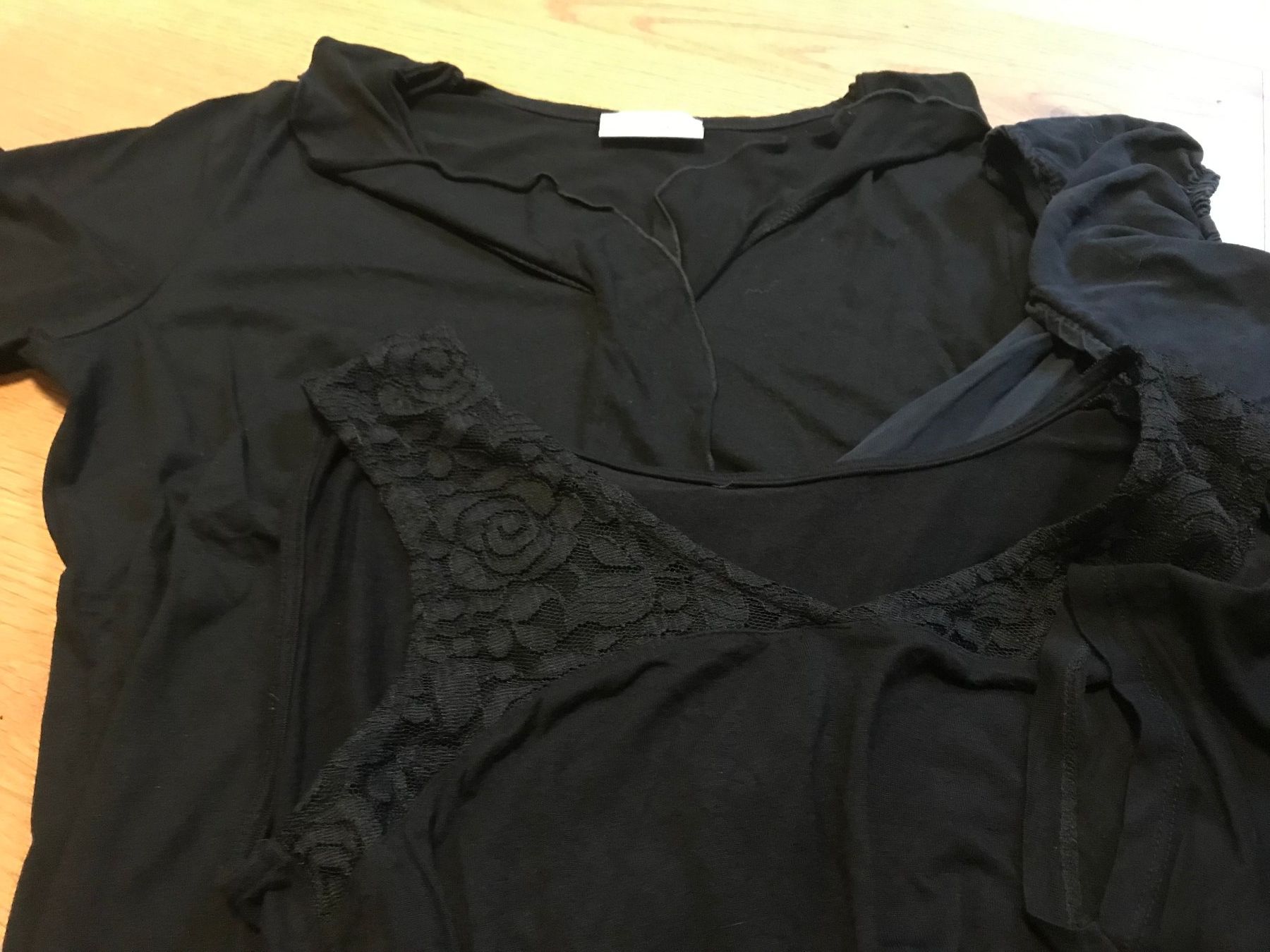 T-shirt: 4 schwarze Shirts Gothic – Usato da Freudwil venduto da Feenland2010 1